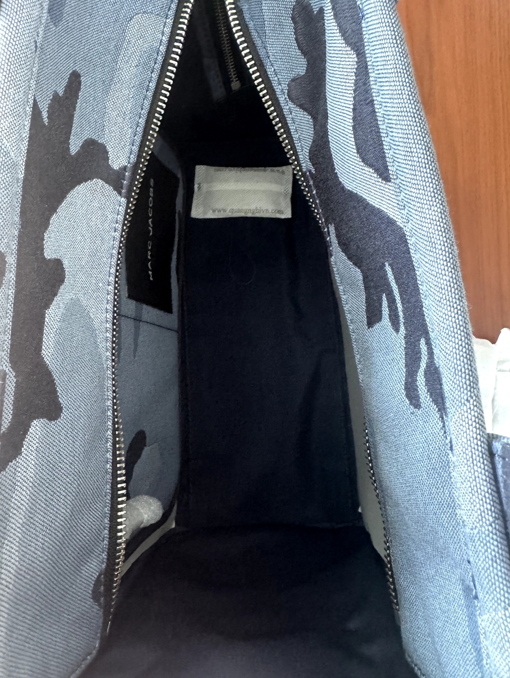 Marc Jacobs The Tote Bag in Blue Camo with Black Strap - Picture 7 of 9